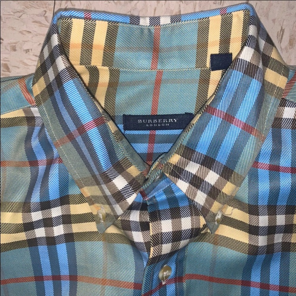 Burberry London Mens Medium Button Down Shirt, 100% Cotton, Classic Pattern